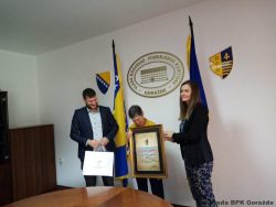 Irene Cormenzone Lizarribar uručeno priznanje „Povelja počasni građanin BPK Goražde“
