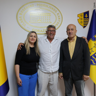 Uručeno priznanje sportskom humanitarcu Huseinu Drljeviću-Ska