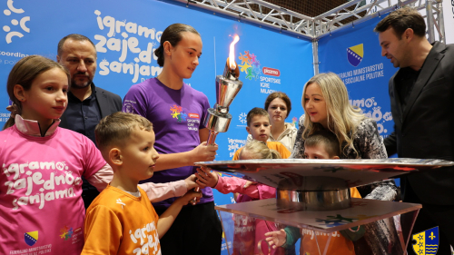 Karavan dječije radosti stigao u Goražde: Ove godine pod nazivom “Igramo zajedno, sanjamo zajedno”