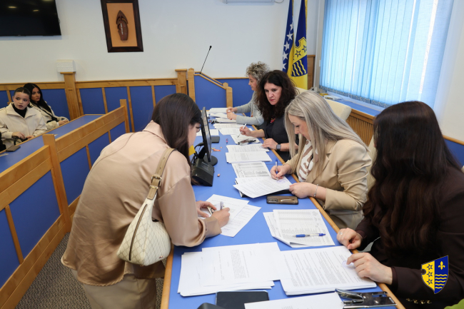 Potpisani ugovori o dodjeli studentskih stipendija redovnim studentima prvog i drugog ciklusa za studijsku 2025/2026. godinu