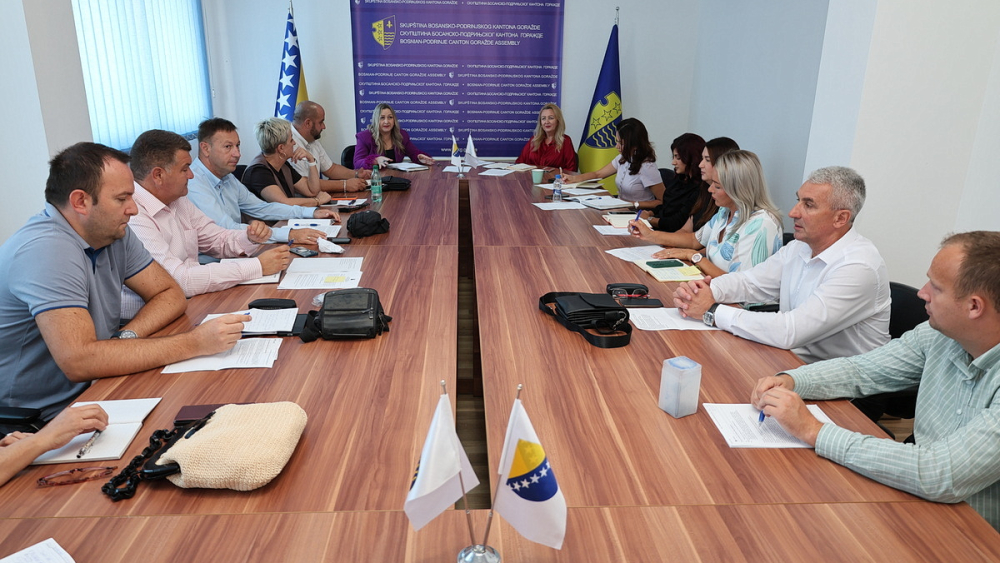 Održan sastanak sa direktorima svih osnovnih i srednjih škola s područja Kantona
